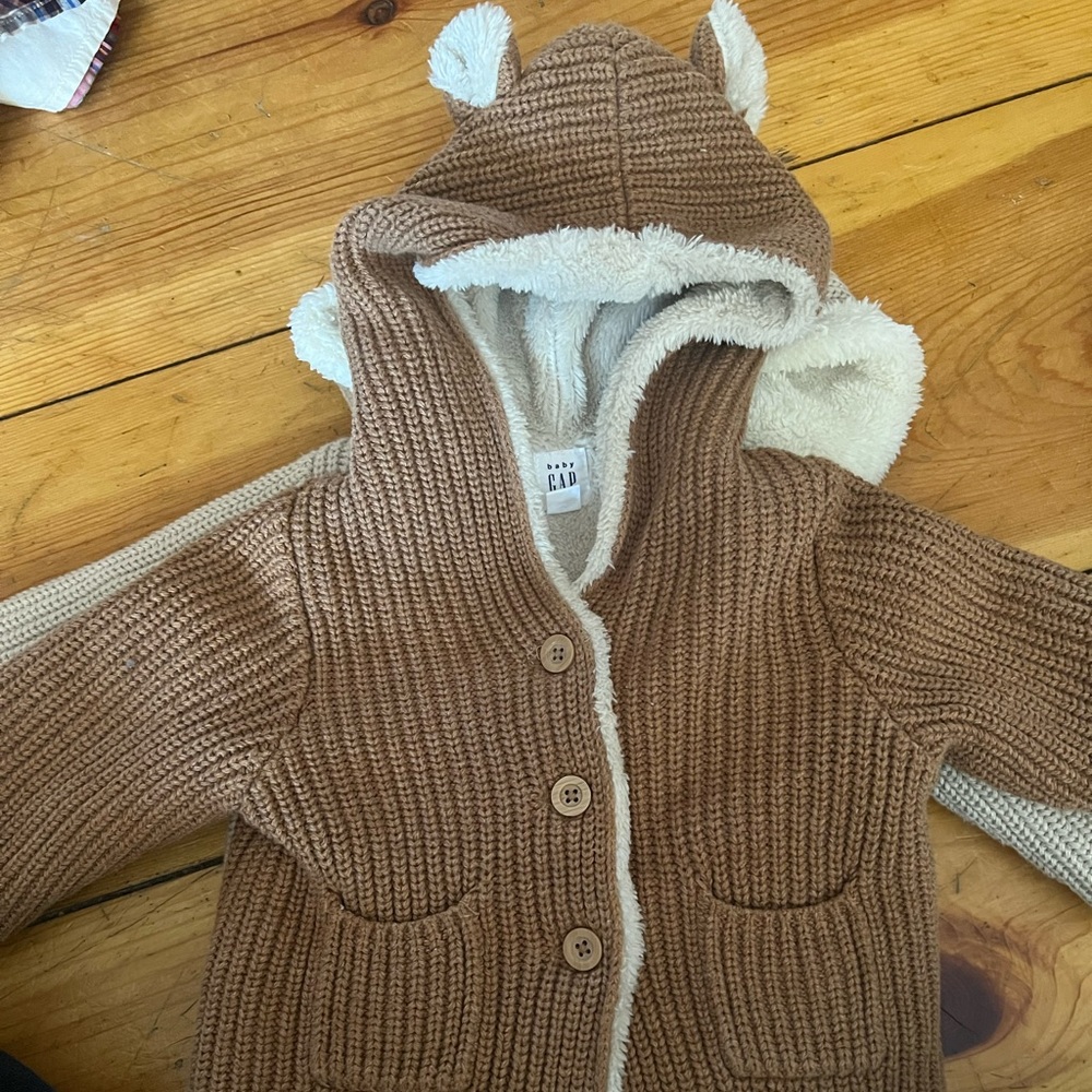 BABY GAP SWEATER